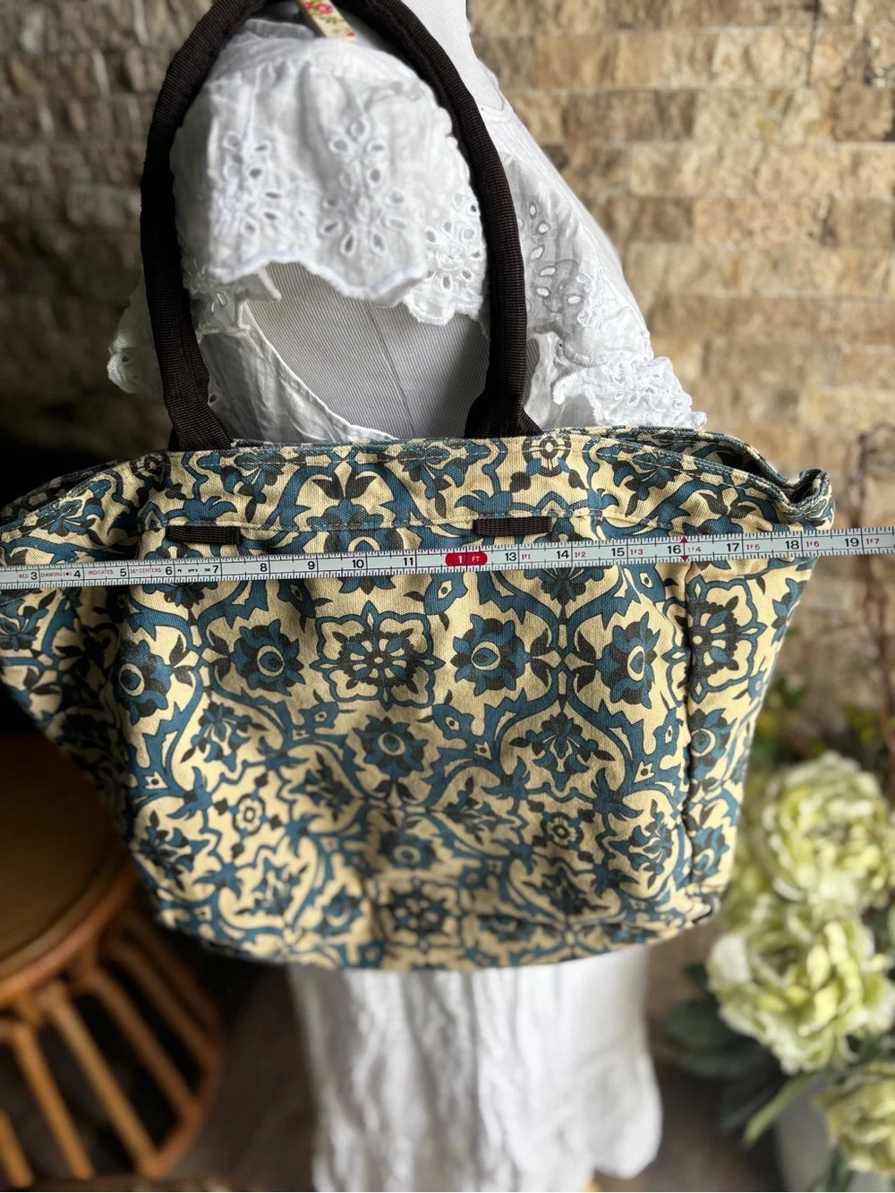 Canvas Floral-Print Tote Bag in Blue and Cream